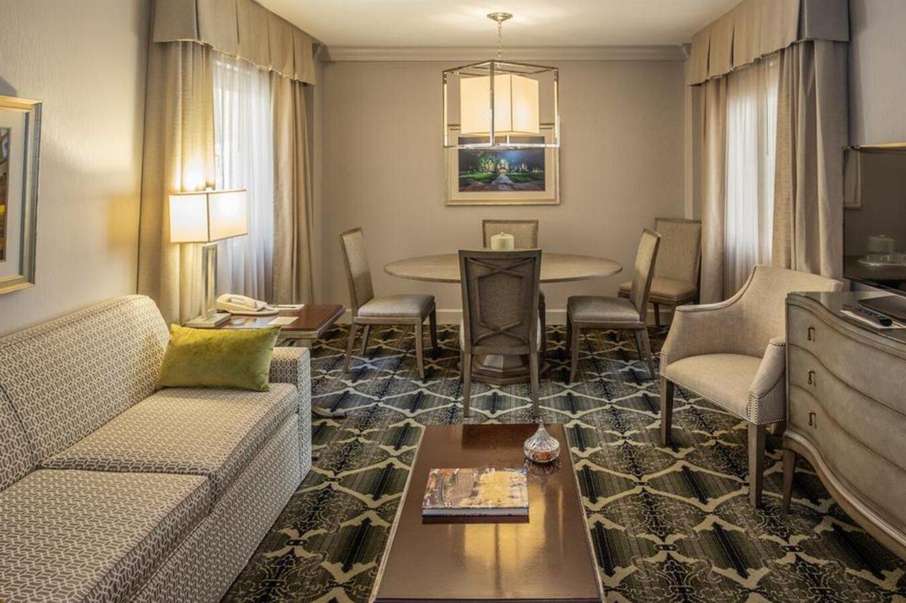 Bell Tower Hotel 앤아버 외부 사진